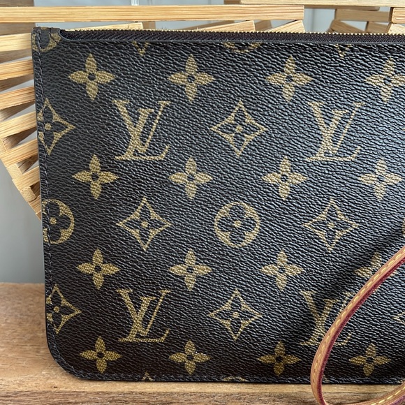Louis Vuitton monogram Pochette - Picture 4 of 17